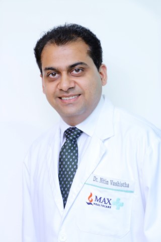 dr.-nitin-vashistha